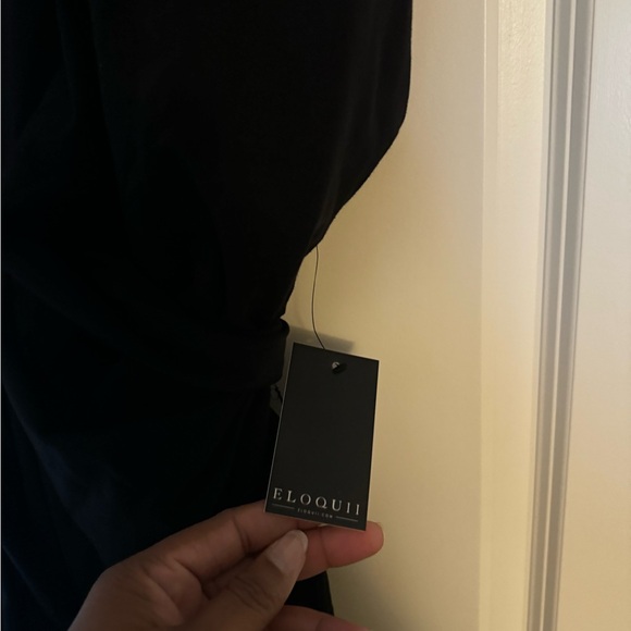 Cross front Black Dress - Picture 4 of 5